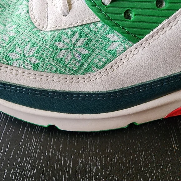 Nike Air Max Nordic "Ugly Sweater" Size: 6Y